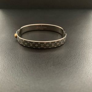 Louis Vuitton Monogram bracelet- Size M
